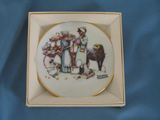 Norman Rockwell Four Seasons Miniature Plate #568: The Country Pedlar