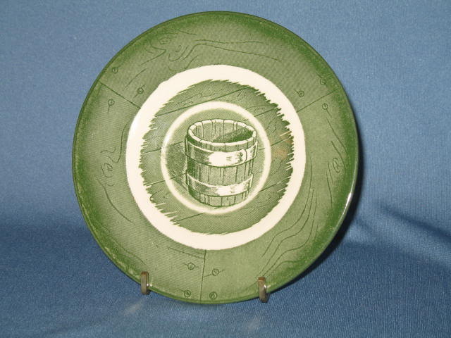Royal (USA) Colonial Homestead green saucer