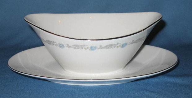 Mikasa Crown Ford gravy with attached underplate