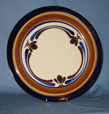 Casual Classic Stoneware 235 Midnight Sun round platter/chop plate