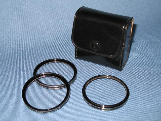Set of 3 Vivitar lenses in carry case