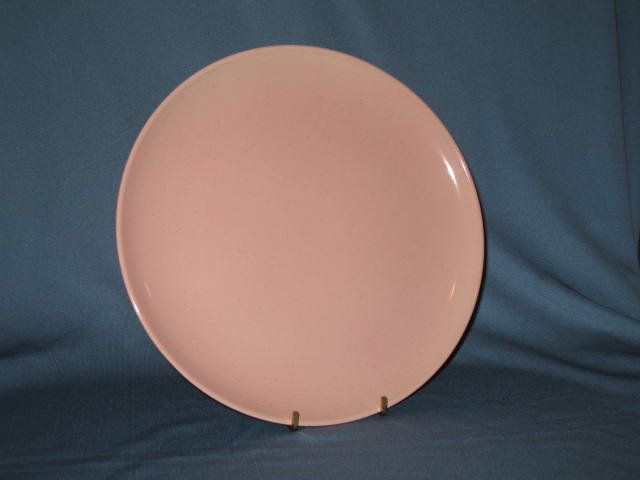 Taylor-Smith-Taylor Pebbleford Pink dinner plate