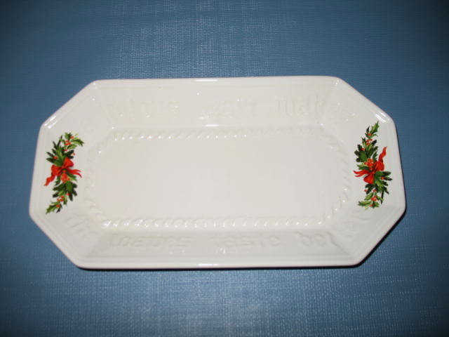 Pfaltzgraff Christmas Heritage bread tray
