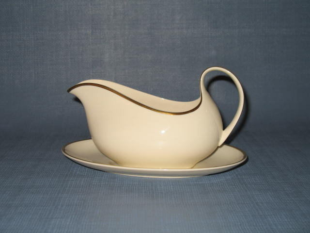 Royal Doulton Heather (gold trim, albion shape) gravy boat and underplate