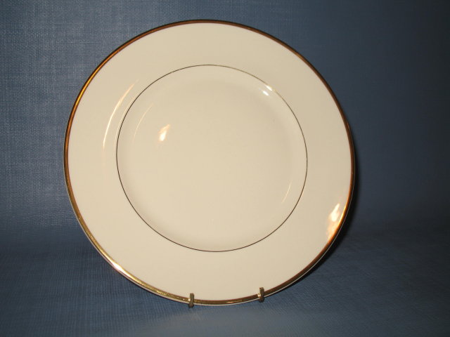 Royal Doulton Heather Albion shape dinner plate
