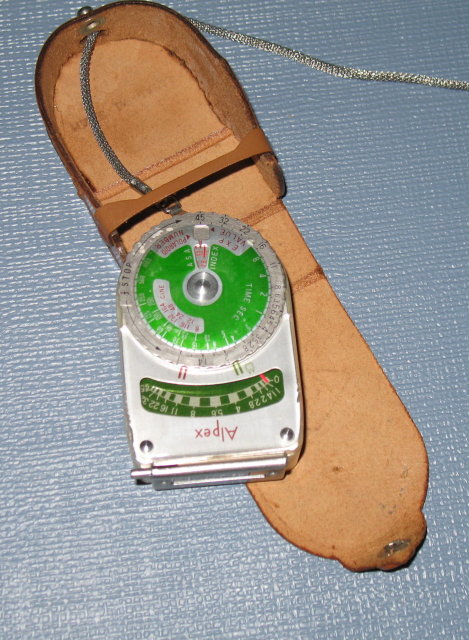Alpex light meter in case