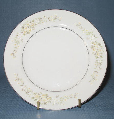Fine China of Japan Lady Carolyn bread plate