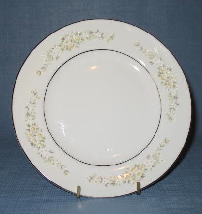 Fine China of Japan Lady Carolyn salad plate