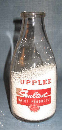 Supplee Sealtest Dairy quart milk bottle with red pyro
