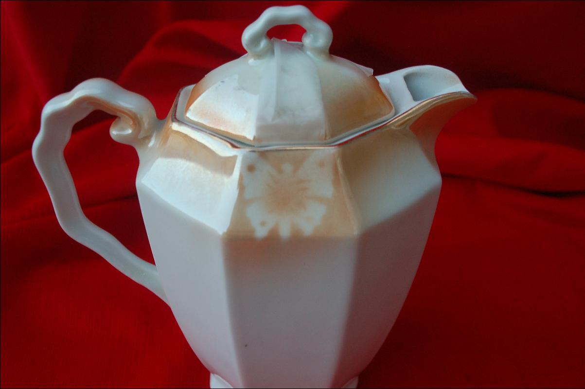 Old Bavarian Chocolate Pot
