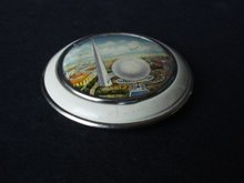 Deco Powder Compact New York Worlds Fair