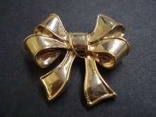 Vintage Broach Golden Bow