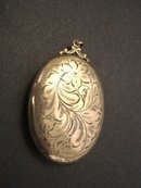 Beautiful Antique Gold Locket - Art Nouveau Victorian Style