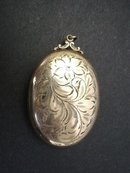 Beautiful Antique Gold Locket - Art Nouveau Victorian Style