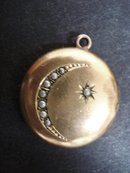 Charming Victorian Gold Locket - Seed Pearls - Round
