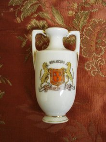 English Crestware Vase - Arms of Aberdeen