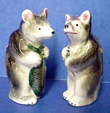 Adorable Figural Salt&Pepper