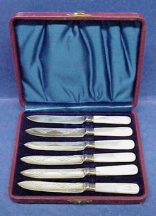 Early 1900's PEARL HANDLE FRUIT KNIVES
