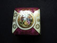 Vintage Hinged Ring Box Courting Couple Imari Colors Gold Decorations and Beading