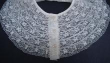 Fantastic Vintage Lace Collar for Dress or Blouse White Lace Pearly Buttons