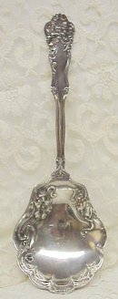 1904 Art Nouveau Serving BERRY Spoon