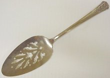 ANTIQUE CAKE SERVER - by ONEIDA
