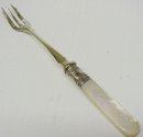 LOVELY PEARL/SILVER OLIVE FORK