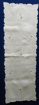 PASTEL GREEN EMBROIDERED MADEIRA RUNNER