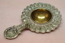 BEAUTIFUL ANTIQUE ORNATE TEA STRAINER