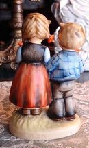 M.J.HUMMEL DOUBLE FIGURINE - BOY&GIRL