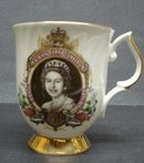 Precious ROYAL PEDESTAL MUG Silver Jubilee