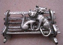 FOR CAT LOVERS - DARLING BROOCH
