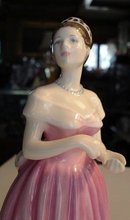 ROYAL DOULTON FIGURINE *CAMILLA*