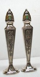 DECO-PAIR-SILVER SALT&PEPPER SHAKERS