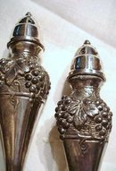 LOVELY SILVER SALT&PEPPER SHAKERS