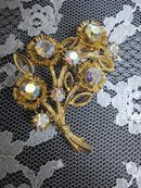 Lovely Rhinestone BROOCH - PIN