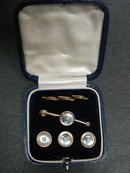 FANCY VICTORIAN GENTS PIN AND BUTTONS