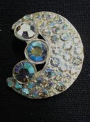 LOVELY IRIDESCENT RHINESTONE BROOCH