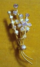 DAINTY VINTAGE RHINESTONE BROOCH