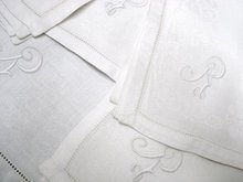 DAMASK LINEN NAPKINS - Monogram R