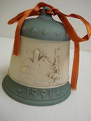 HUMMEL 1989-1992 CHRISTMAS BELL-SIGNED