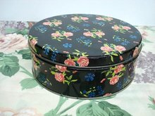 LOVELY ROUND TIN BOX - CHINTZ