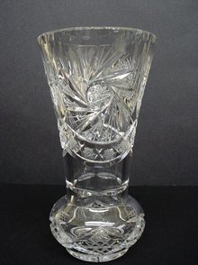 STRIKING VINTAGE CUT CRYSTAL HEAVY VASE
