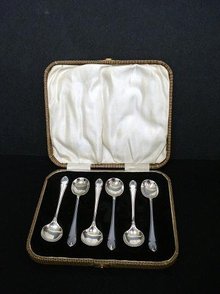 OLD ENGLISH STERLING SPOON SET - ORIG. BOX