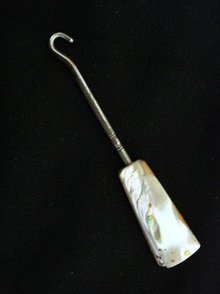 FABULOUS ANTIQUE GLOVE BUTTON HOOK