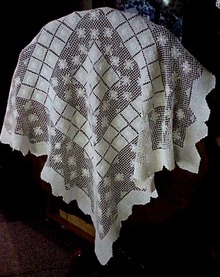 Vintage Lace Table Cloth - Tablecloth