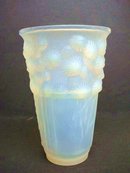 OPALESCENT*SABINO VASE*SEA SHELLS/CORAL