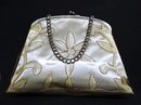 UNCOMMON VINTAGE LUCITE BEADED LADIES PURSE