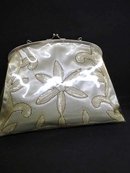 UNCOMMON VINTAGE LUCITE BEADED LADIES PURSE