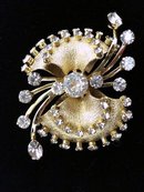 OUTSTANDING KRAMER of NEW YORK BROOCH-PIN